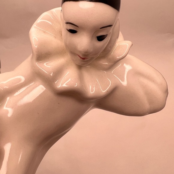 Vintage Harlequin Pierrot Clown Mime Figurine Laying Down Porcelain Ceramic 9” - Picture 7 of 9